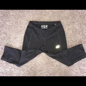 NB Athletic Cropped Leggings. Size small.